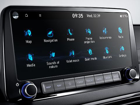 Dotykový displej s úhlopříčkou 10,25″ podporuje v novém modelu Hyundai Kona Hybrid systémy Apple CarPlay™ a Android Auto™.