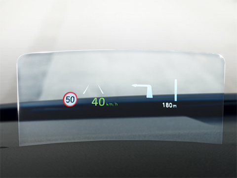 Rozpoznávání dopravních značek ISLW v novém modelu Hyundai Kona Hybrid upozorňuje na dopravní značky omezující rychlost jízdy.