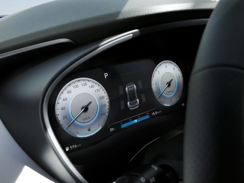 Nový, plně digitální 12,3″ panel přístrojů v novém sedmimístném SUV Hyundai Santa Fe Plug-in Hybrid.